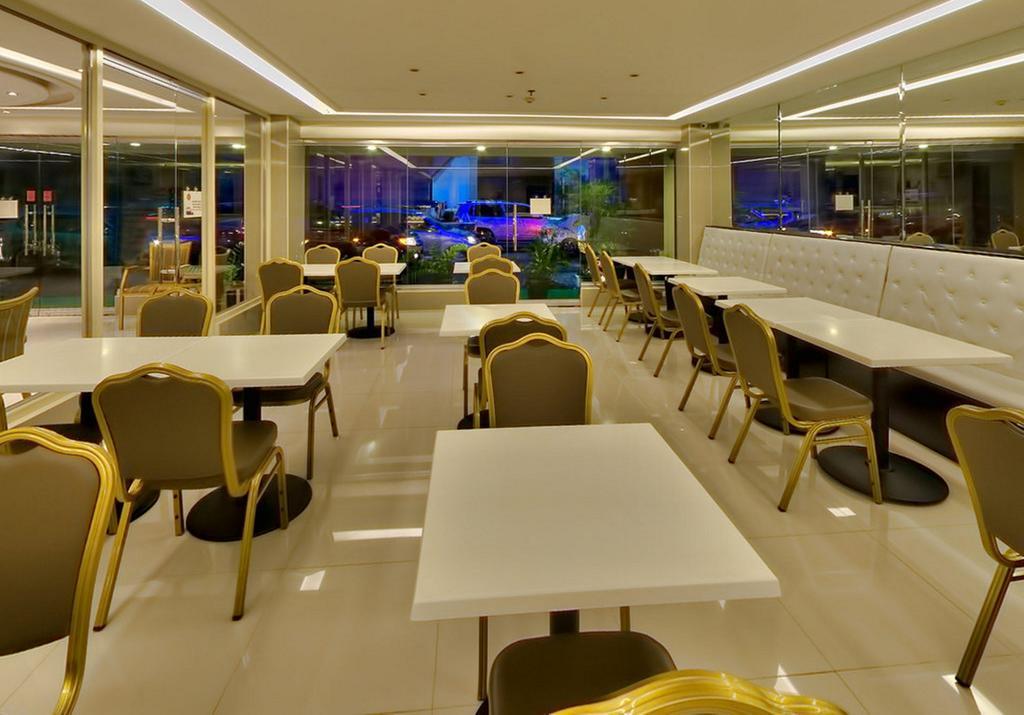 D Circle Hotel Manila Exterior foto