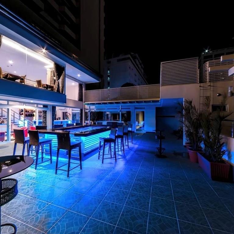 D Circle Hotel Manila Exterior foto